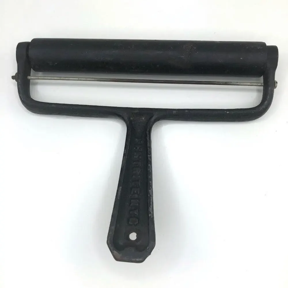 Vintage Testrite NYC Black Metal Rubber Roller
